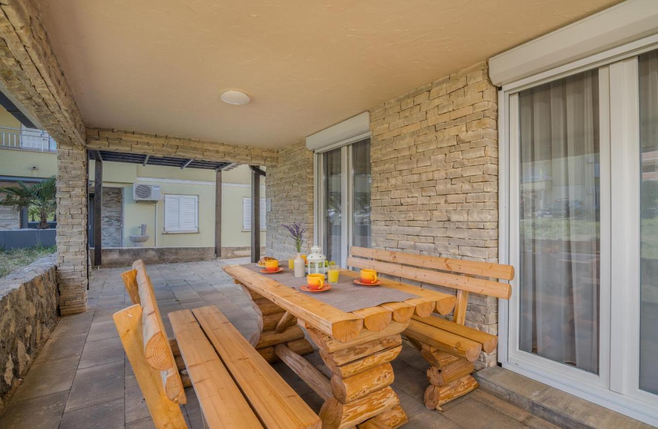 Apartment Tulipan Klimno Εξωτερικό φωτογραφία